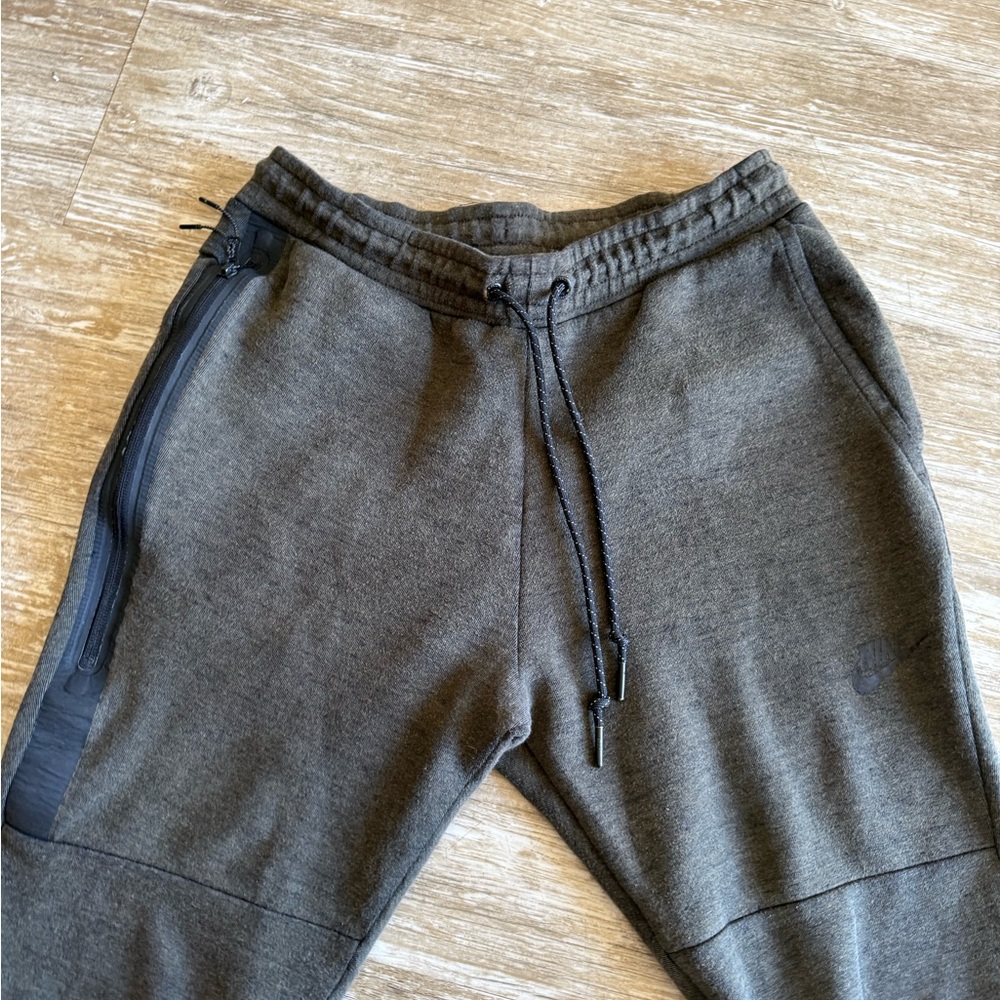 NIKE Gray Jogger Sweatpants